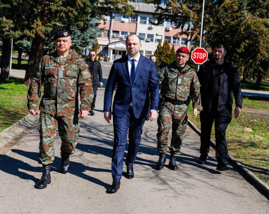 Мисајловски најави реконструкција на 17 воени објекти годинава – наскоро Армијата ќе ги покаже новите „страјкери“