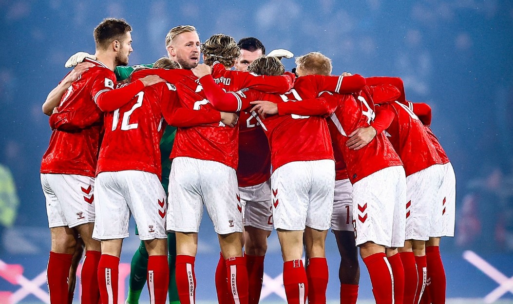 Данците во проблеми пред баражот со Македонија, останаа и без вториот голман!