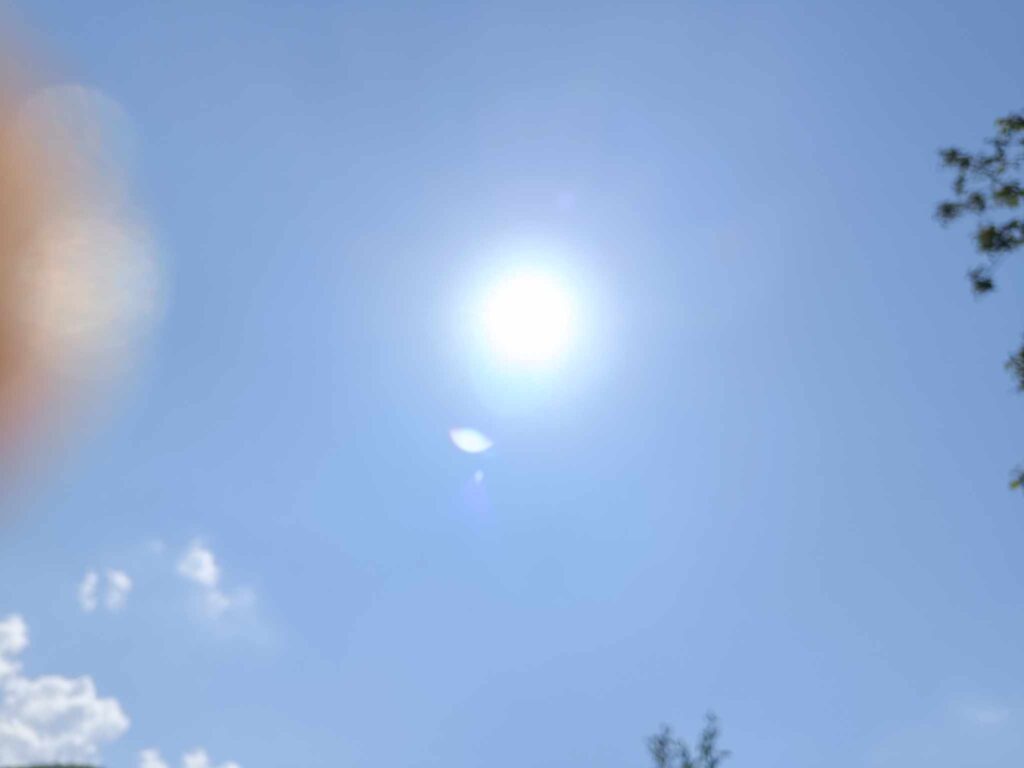 Сончево со мала до умерена облачност