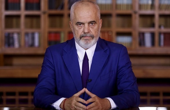 Рама ги разреши генералниот директор на албанската полиција Илир Прода и директорот на полицијата на Тирана