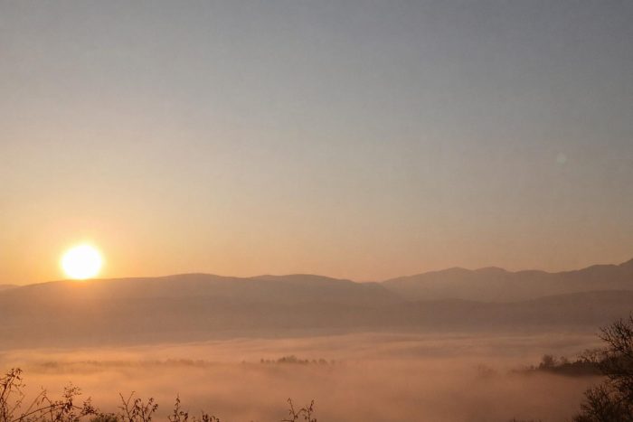 ПРОЛЕТНО ВРЕМЕ: Сончево и релативно топло со умерено наоблачување и температури од -2 до 17 степени, во четврток се очекува дожд