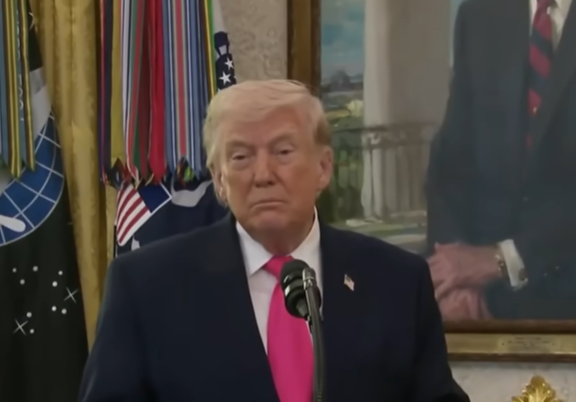 Тимот на Трамп испитува што ќе се случи ако цената на нафтата достигне 200 долари?