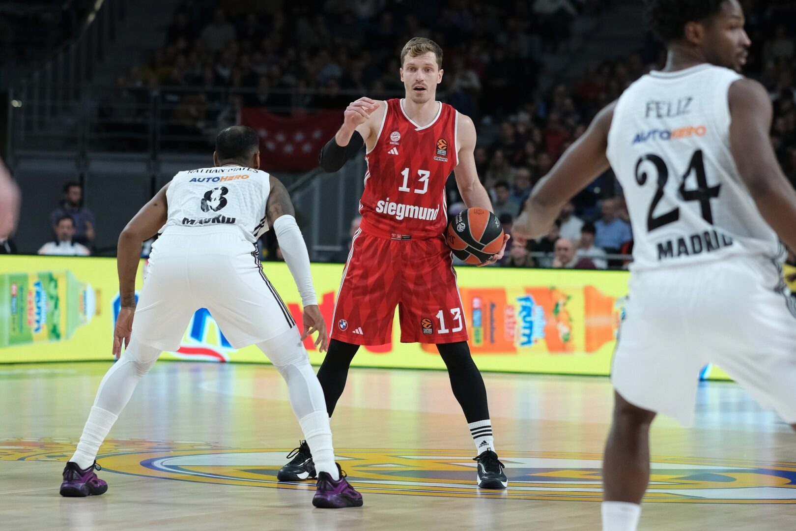 Обст го продолжи договорот со Баерн