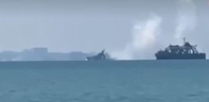 (ВИДЕО) Иранска ракета погоди американски воен брод