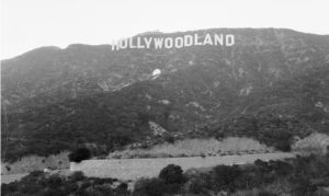 (ВИДЕО+ФОТО) МРАЧНАТА ПРИКАЗНА ЗАД ХОЛИВУДСКИОТ ЗНАК: Од буквата „Х“ млада актерка си го одзела животот