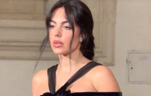 Нереални на прв поглед – Необичните чевли на Џорџина Родригез ги оставија сите во втор план