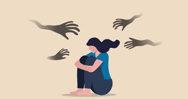 Цената на траумата: Како жртвите на насилство да се зашитат од двојна виктимизација?