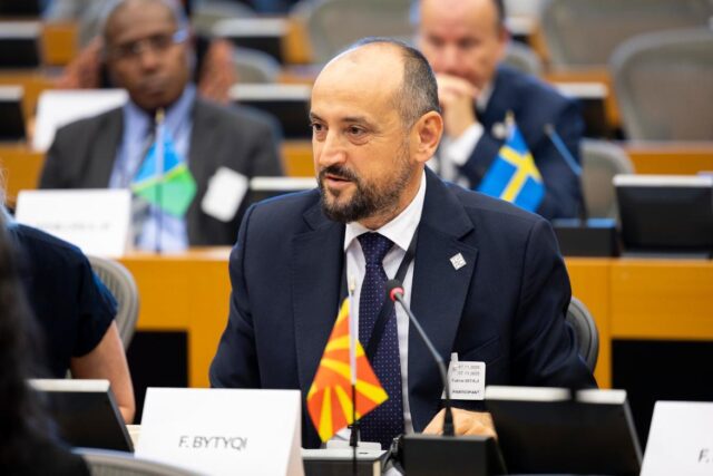 Битиќи: За економија која се смета трета во Европа, треба да се споредувате со Германија, а не со последните од регионот