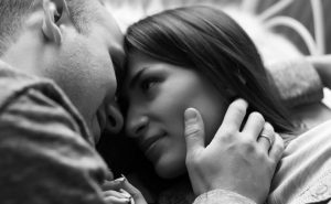 Мислење на терапевт – Дали љубовта е доволна за да се преживее врската: Еве што велат експертите