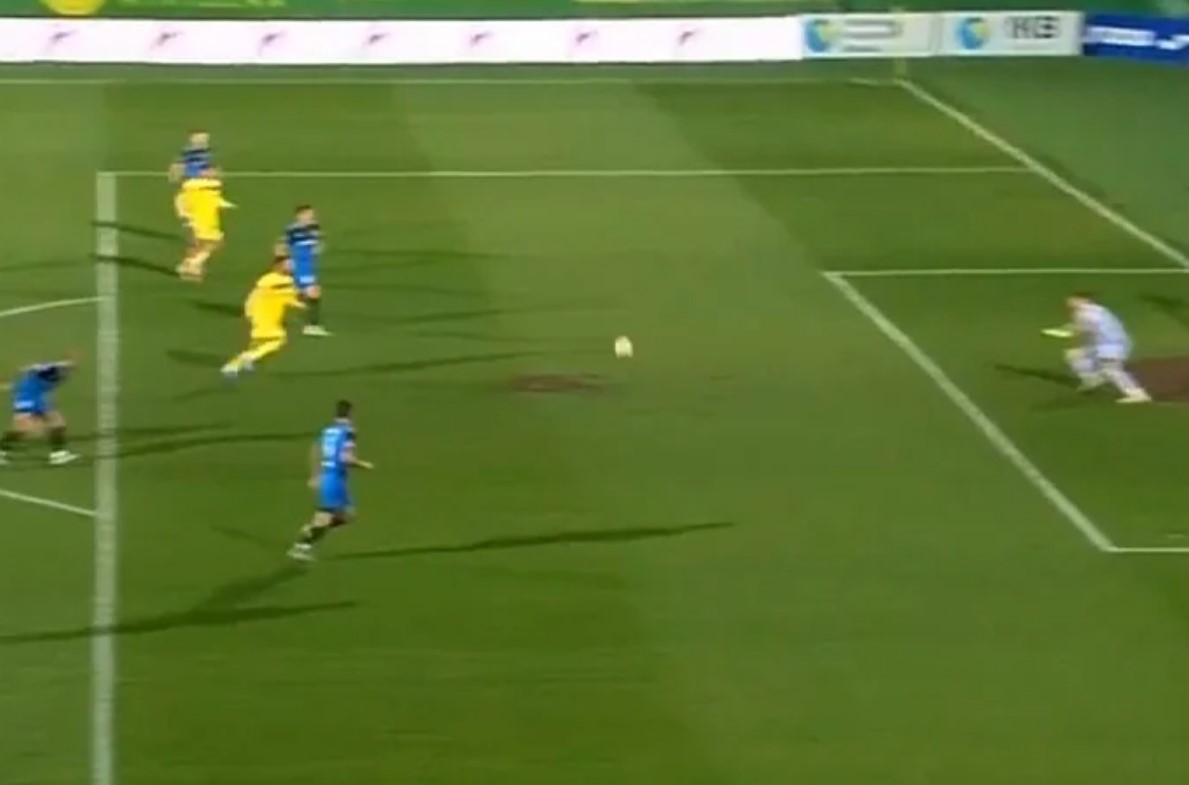 Урнебесен гол во Хрватската – дупка на теренот беше херој на Истра! (ВИДЕО)