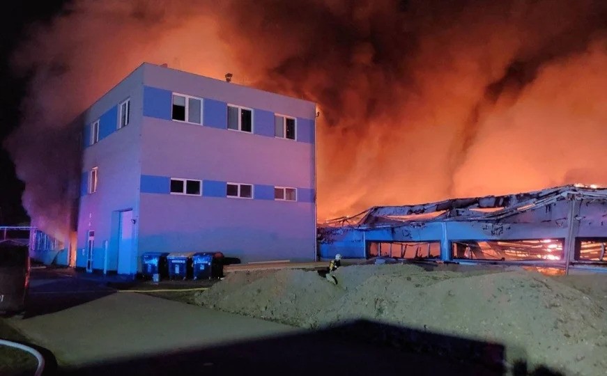 Во Чешка група саботери запали фабрика за израелско оружје