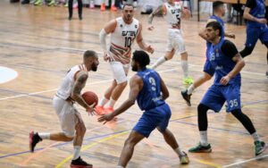 Рутински победи на водечките Соколи и Струмица