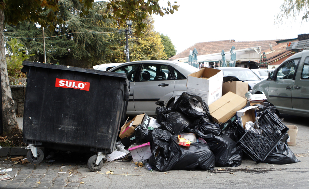 „Комунална хигиена“ доби 650.000 евра за набавка на нови контејнери