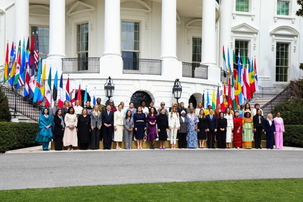 Во организација на првата дама на САД, Меланија Трамп, сопругата на претседателот Мицкоски на глобален самит за унапредување на образованието и дигиталната писменост