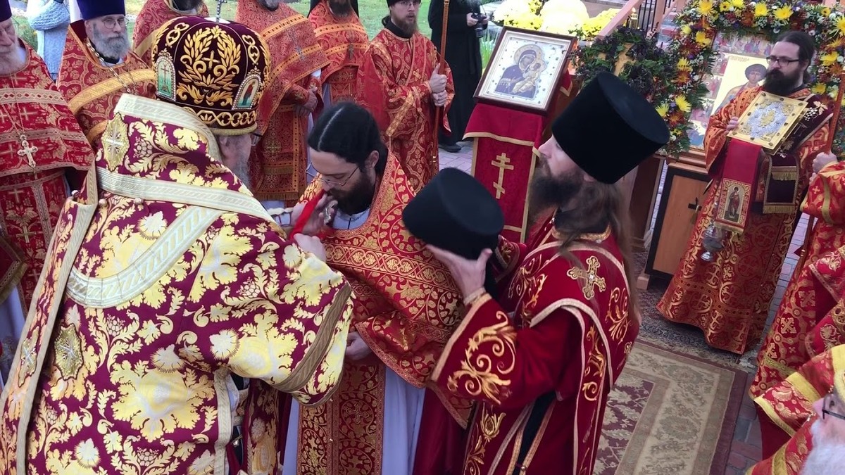 Православни монаси живеат во едно планинско село во срцето на Америка