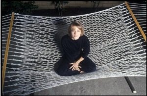 (ВИДЕО+ФОТО) СИТЕ БИЛЕ ШОКИРАНИ КОГА УБАВИЦАТА ОД 90-ТИТЕ СЕ ДЕФОРМИРАЛА: Сега ослабела 45 килограми и се шпекулира дека се враќа на глумата!