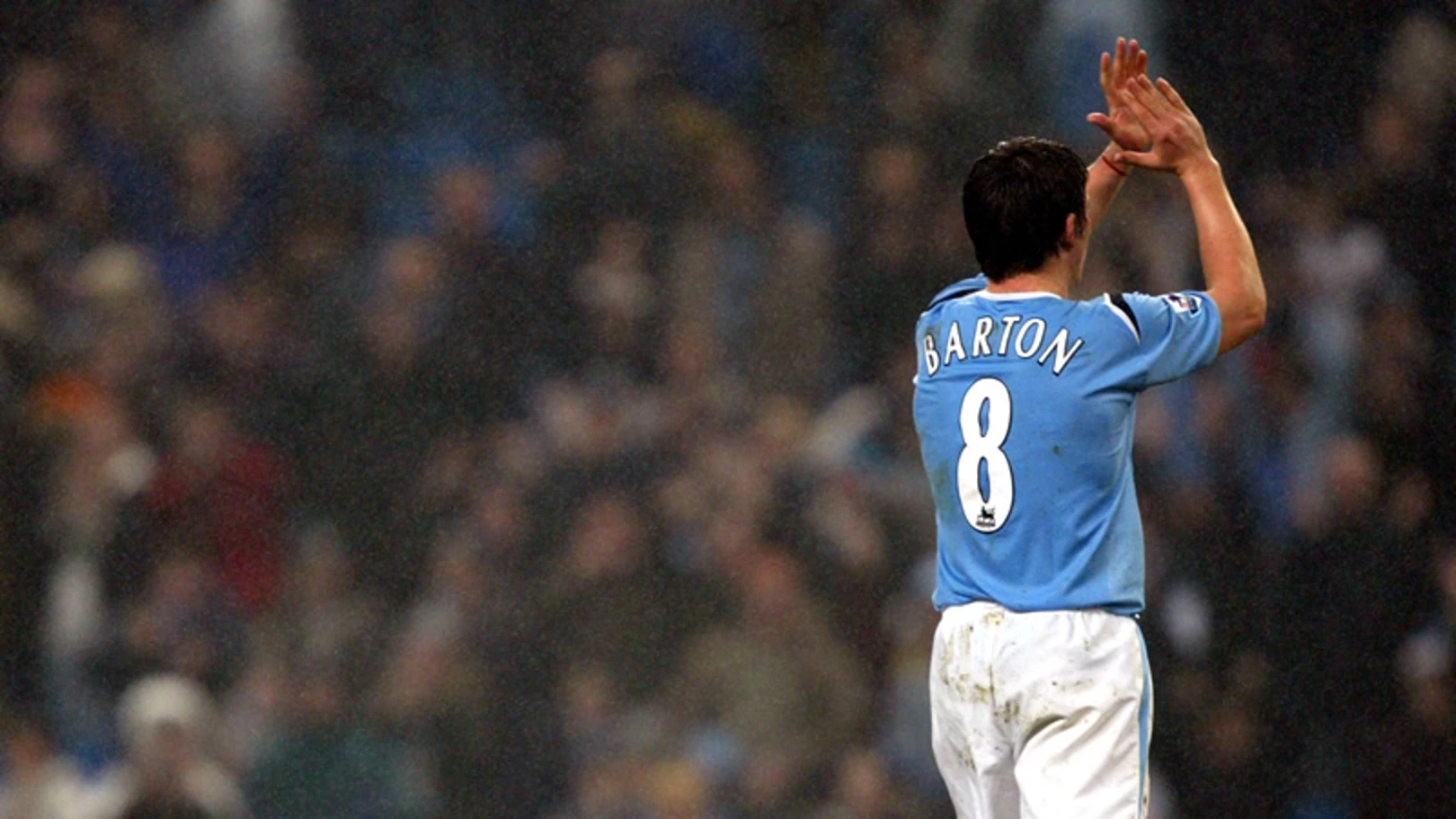 Не запира со глупости ниту по фудбалската кариера, уапсено „лошото момче“ од Англија