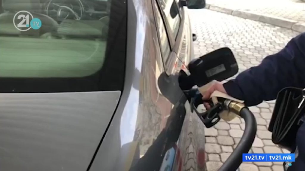 Дизелот од полноќ поскапува за 3,5 денари – РКЕ: Намалувањето на ДДВ-то ги ублажи цените на горивата