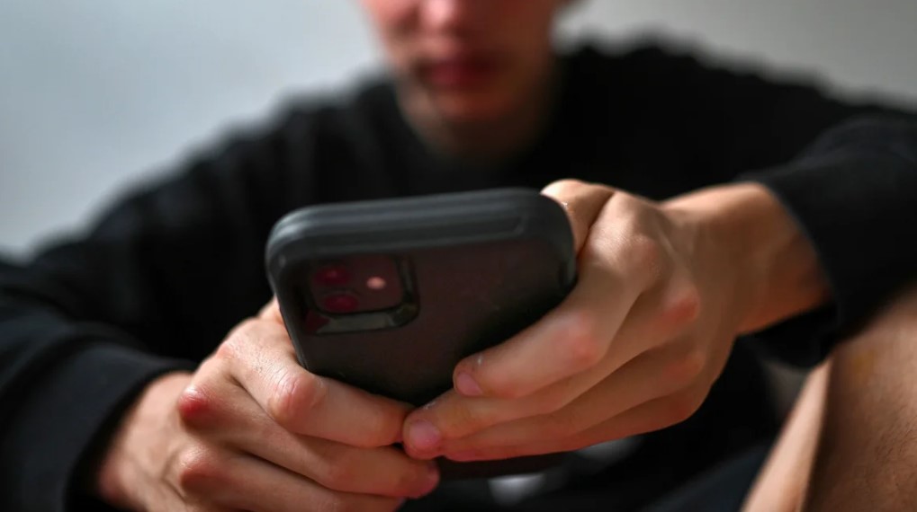 Македонските граѓани телефонирале просечно 104 пати за еден месец