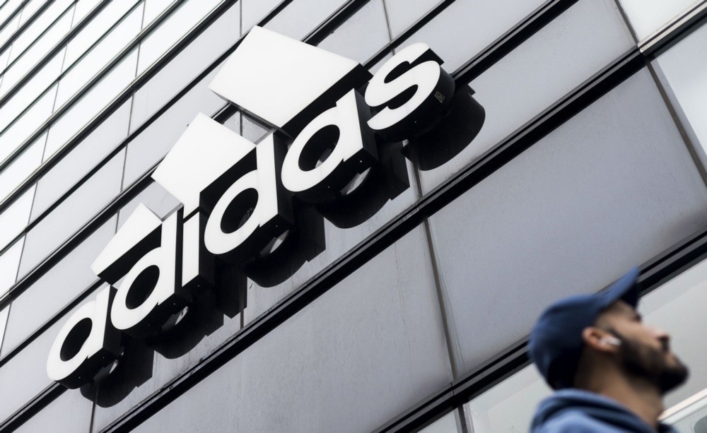Болен пад на спортските гиганти: Nike, Adidas и Puma губат милијарди – се соочуваат со длабока криза