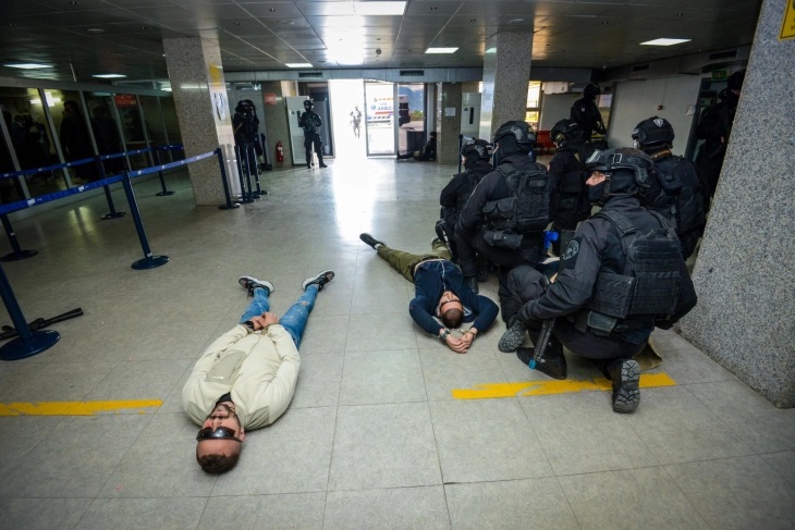 МВР и ТАВ Македонија: Успешно спроведена вежбата „Сигурен хоризонт 2026“ – тестирана подготвеноста за одговор на сложени безбедносни закани