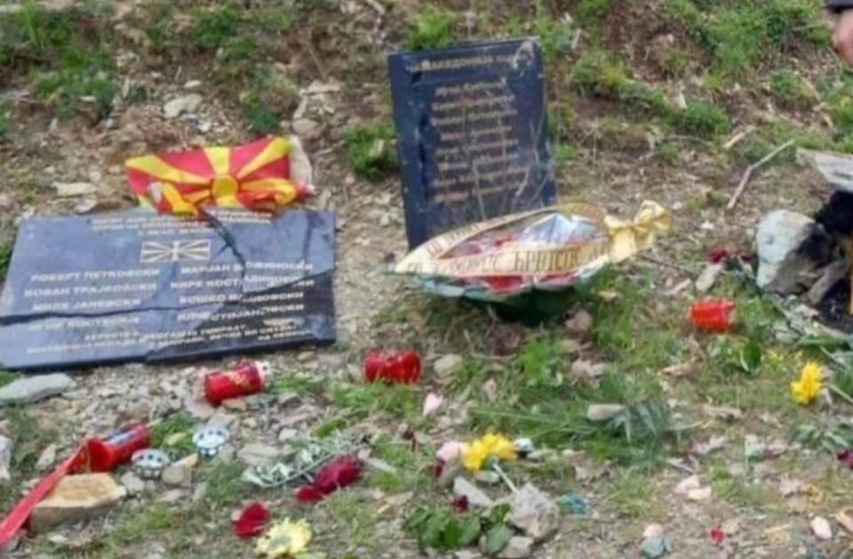 И Таравари бара бришење на „албански терористи“ од спомен-плочата за загинатите кај Вејце