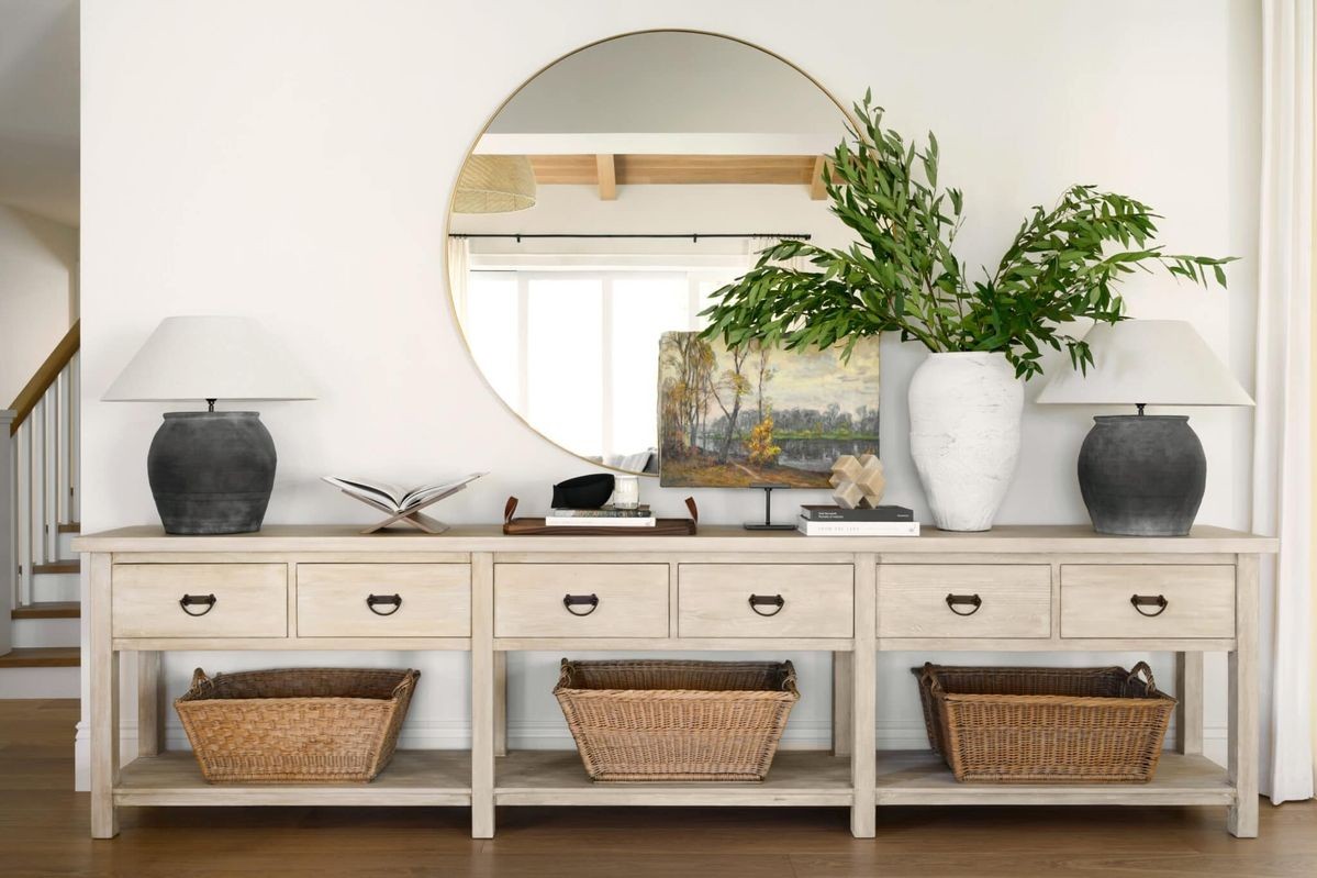 Заборавете на гломазните ормари: ова е најпрактичното решение за уреден ходник и нов хит во уредувањето