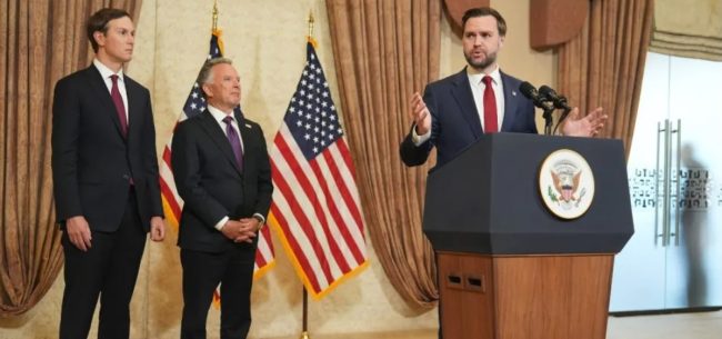 САД ВЕДНАШ ЌЕ ЗАПОЧНАТ СО БЛОКАДА НА ОРМУСКИОТ ТЕСНЕЦ, РЕЧЕ ТРАМП ПО НЕУСПЕШНИТЕ ПРЕГОВОРИ СО ИРАН