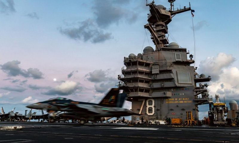 Пет лица загинаа во напади во Иран додека САД спасуваа пилот од соборен авион