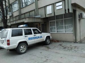 Возач усмрти куче во Неготино кое поминуваше на улица со кавадарчанка и нејзината малолетна ќерка