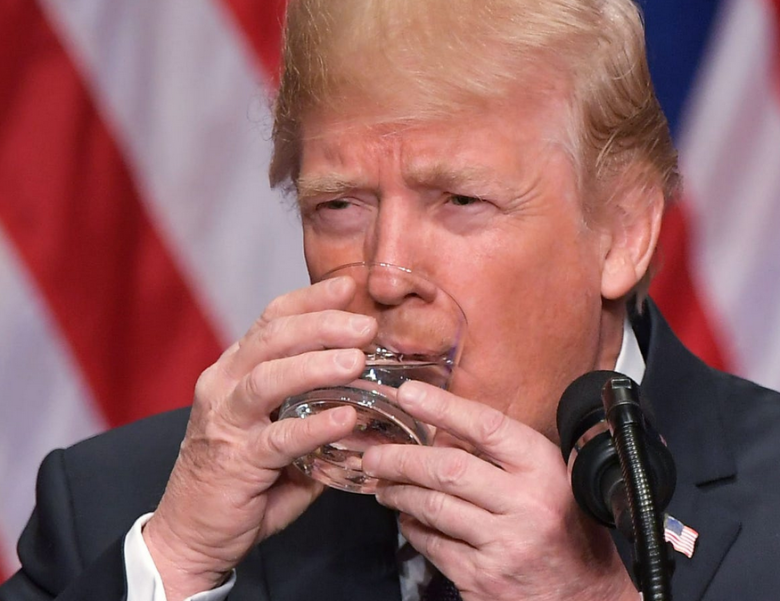 Солзите на инжинерот кому му го срушија мостот