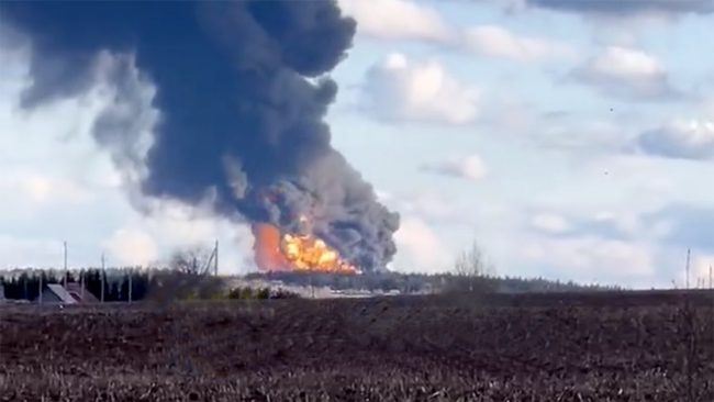 УКРАИНСКИ ДРОНОВИ ПОГОДИЈА РАФИНЕРИЈА НА „ЛУКОИЛ“ ВО РУСКИОТ ГРАД ПЕРМ, ПРОГЛАСЕНА ТРЕВОГА ЗА ХЕМИСКА ОПАСНОСТ