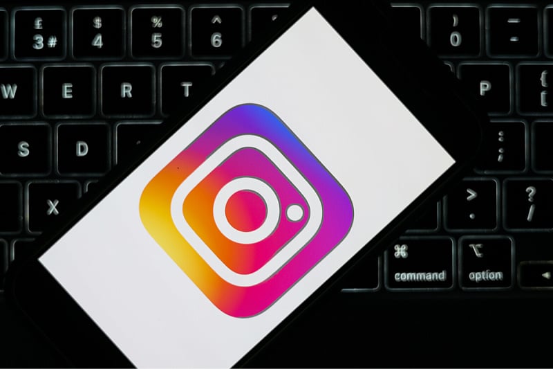 Решен проблемот што ги претвораше фотографиите на Instagram во црно-бели