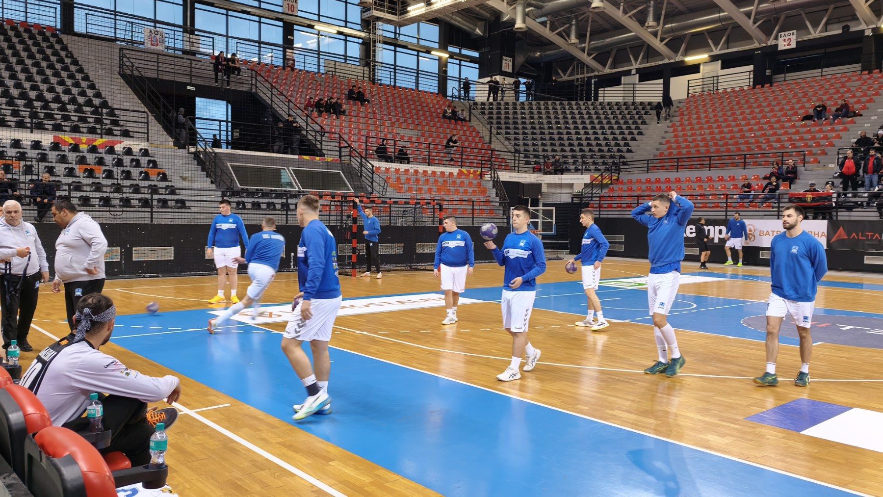 Охрид со „пионерско-кадетски“ тим против Вардар