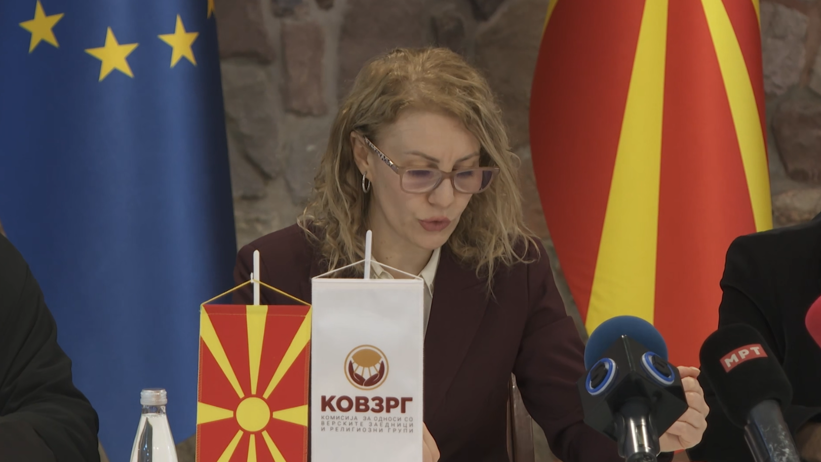 Верските лидери го осудија обидот за палење на синагогата во Скопје