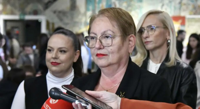 Јаневска го чека извештајот од Филозофскиот факултет на УКИМ за нерегуларностите при упис на втор и трет циклус студии