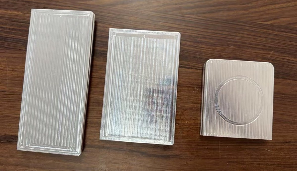 Се појавија dummy модели од Samsung Galaxy Z Fold8, Z Fold8 Wide и Z Flip8