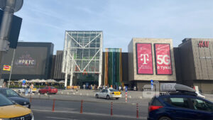 Дојава за бомба во два трговски центри во Скопје