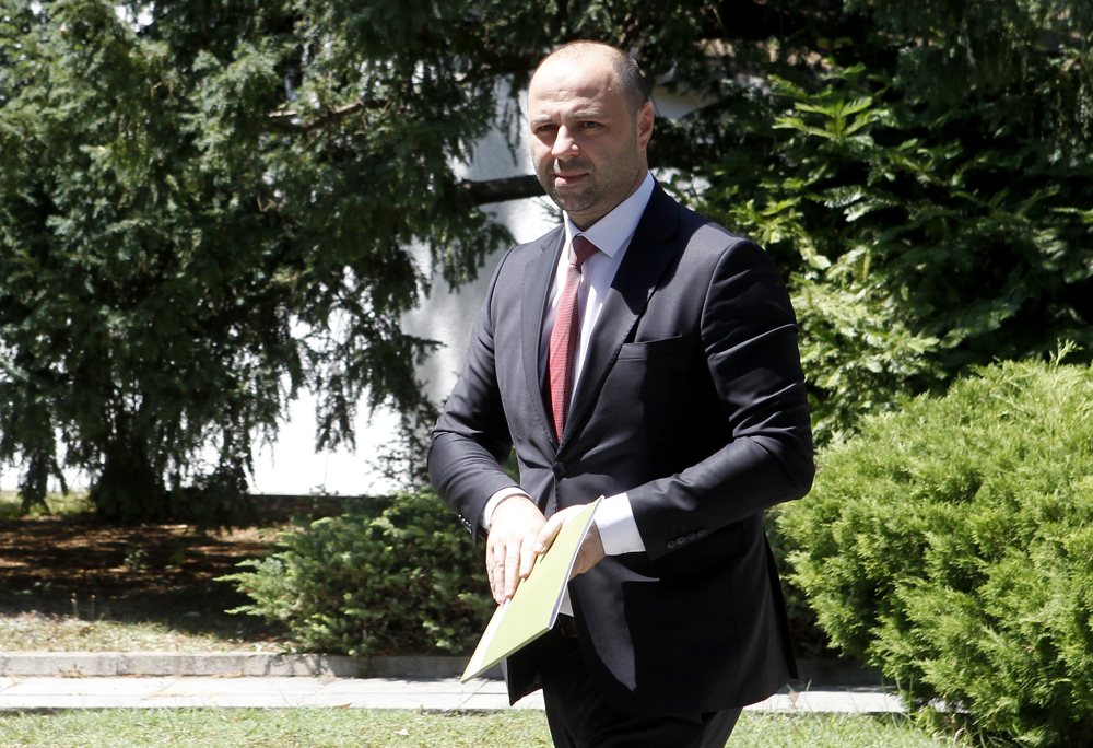 Министерот за одбрана ги прекршил законите, состојбата во Армијата е драматично влошена, обвини претседателот на Независниот синдикат на војниците