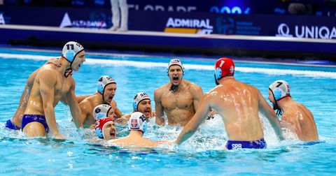 Белград слави, Србија е нов ватерполо шампион на Европа! 