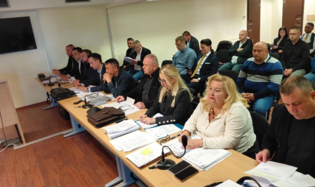 Одложено судењето за деветмината полицајци обвинети во врска со трагедијата во дискотеката Пулс