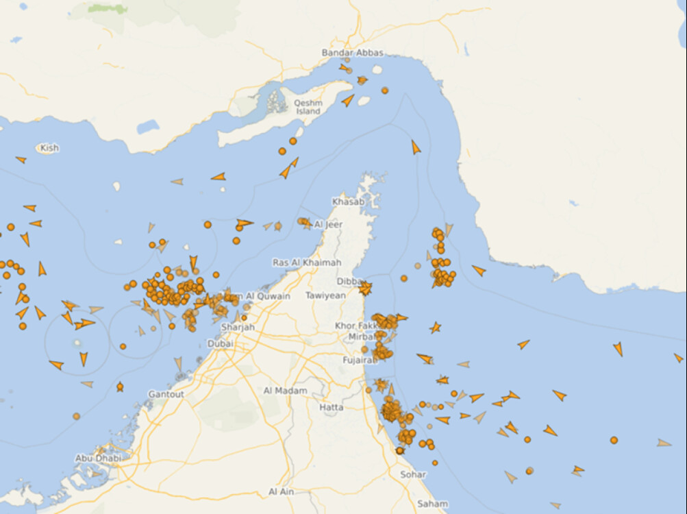Нападнат брод во близина на Ормускиот теснец