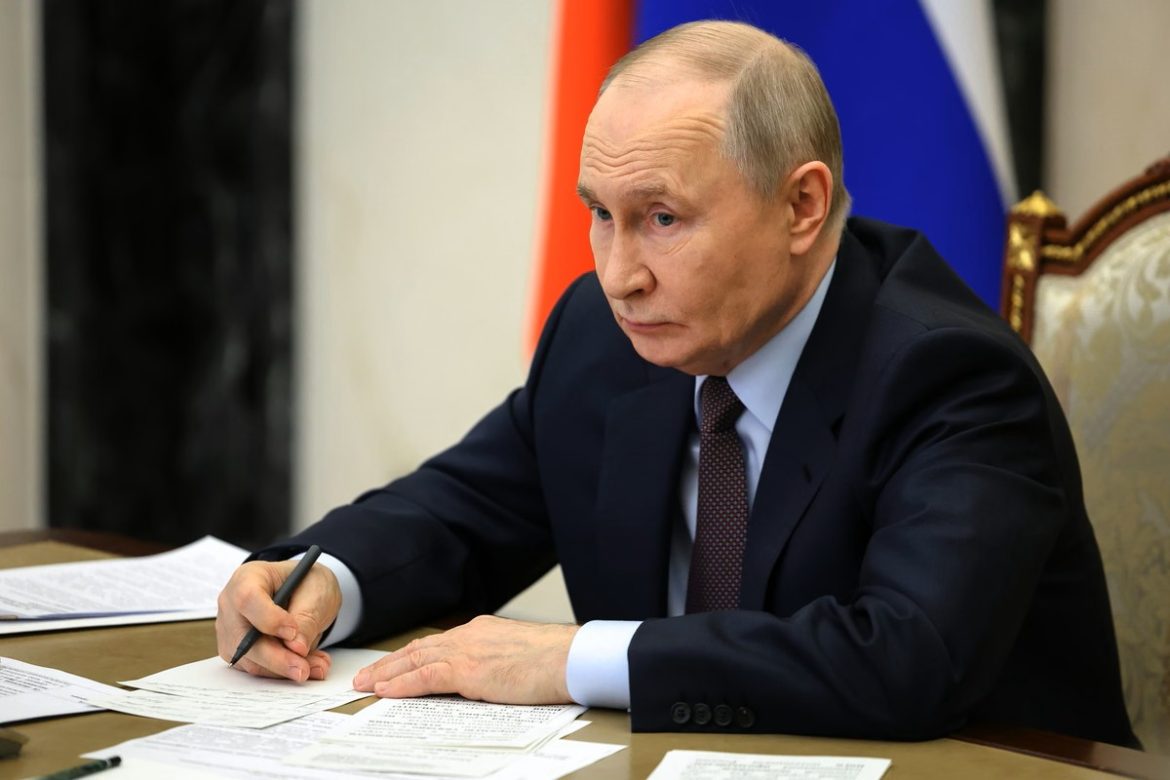 Рејтингот на Путин е најнизок од почетокот на војната во Украина