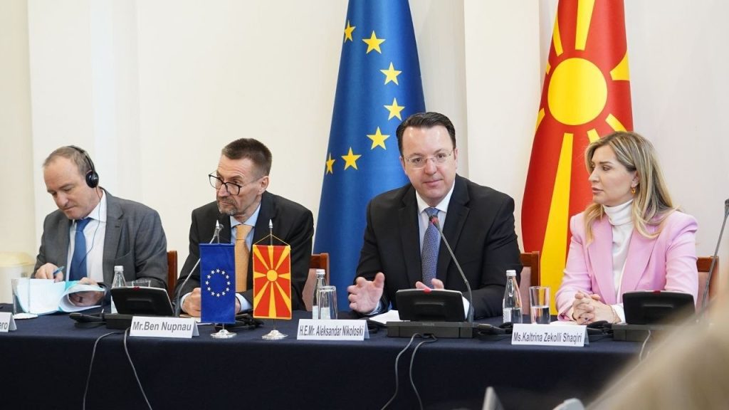 Целта не е да правиме политика или маркетинг, вели Николоски за барањето за стопирање на биометриските проверки кон Грција