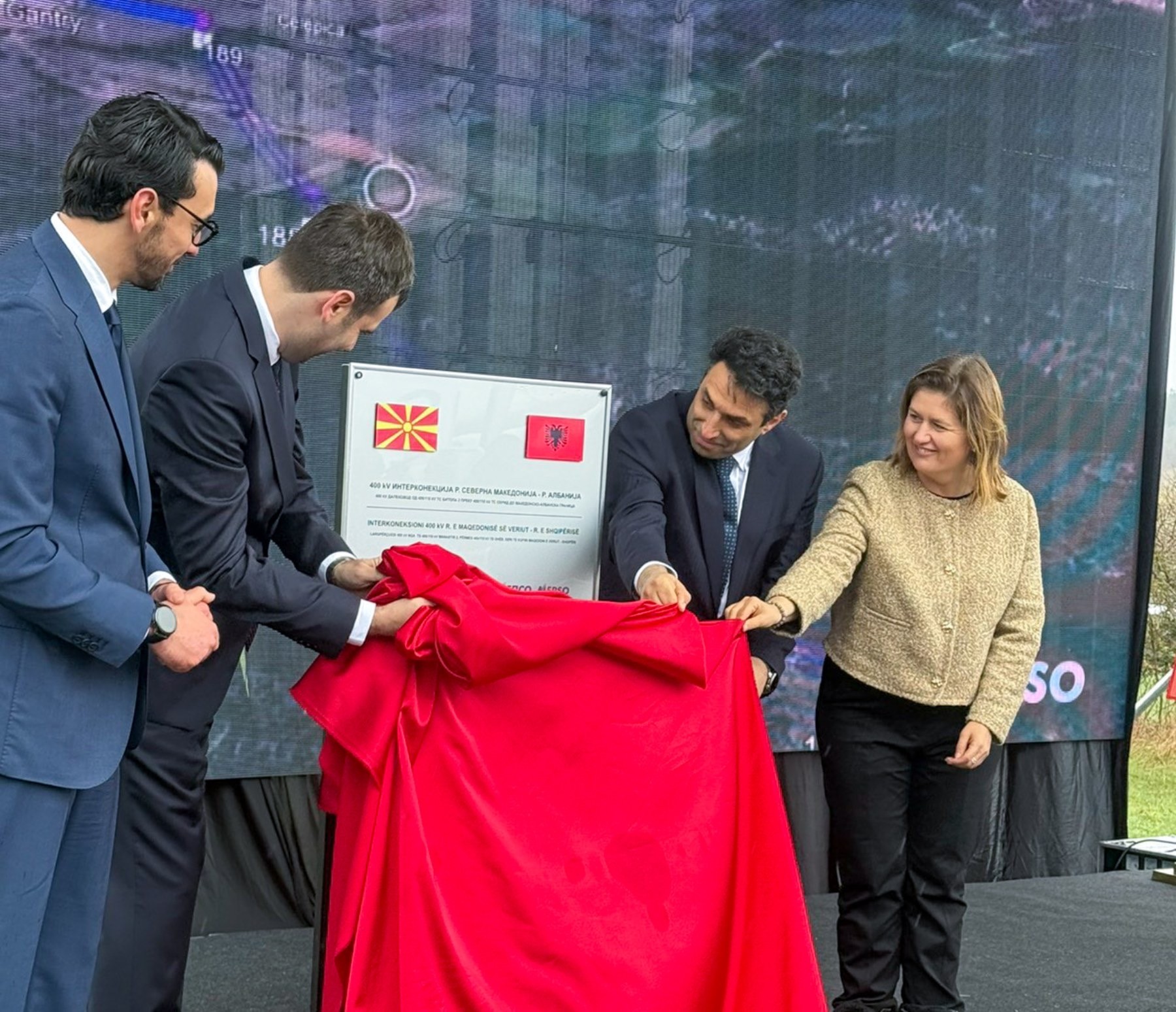 Божиновска: Историска енергетска конекција – Македонија и Албанија ја заокружуваат енергетската мапа со 400 kV далекувод