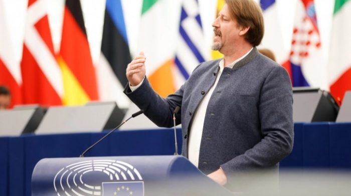 ВАЈЦ ЗА БУГАРСКАТА БЛОКАДА НА МАКЕДОНИЈА: Ниту една друга кандидатура не e условена со идентитетско-политички прашања