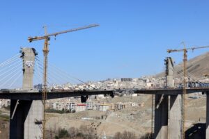 ВИДЕО: Како изгледа највисокиот мост во Иран по нападот