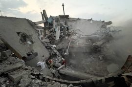 Израел го нападна Иран во неколку напади властите соопштија дека убиле командант на Хезболах