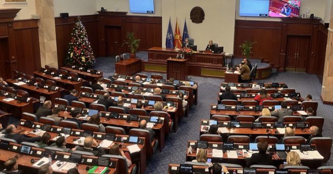 ПРАТЕНИЦИТЕ ДЕБАТИРААТ БЕЗ АРГУМЕНТИ, САЛИ МУРАТИ ОД ДВИЖЕЊЕТО НА ТУРЦИТЕ НАЈМНОГУ ЗБОРУВАЛ ВО СОБРАНИЕТО, ВЕЛИ НОВ ИЗВЕШТАЈ