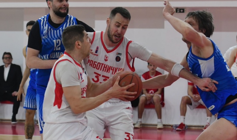 Феникс испадна од Суперлигата, Работнички се спаси